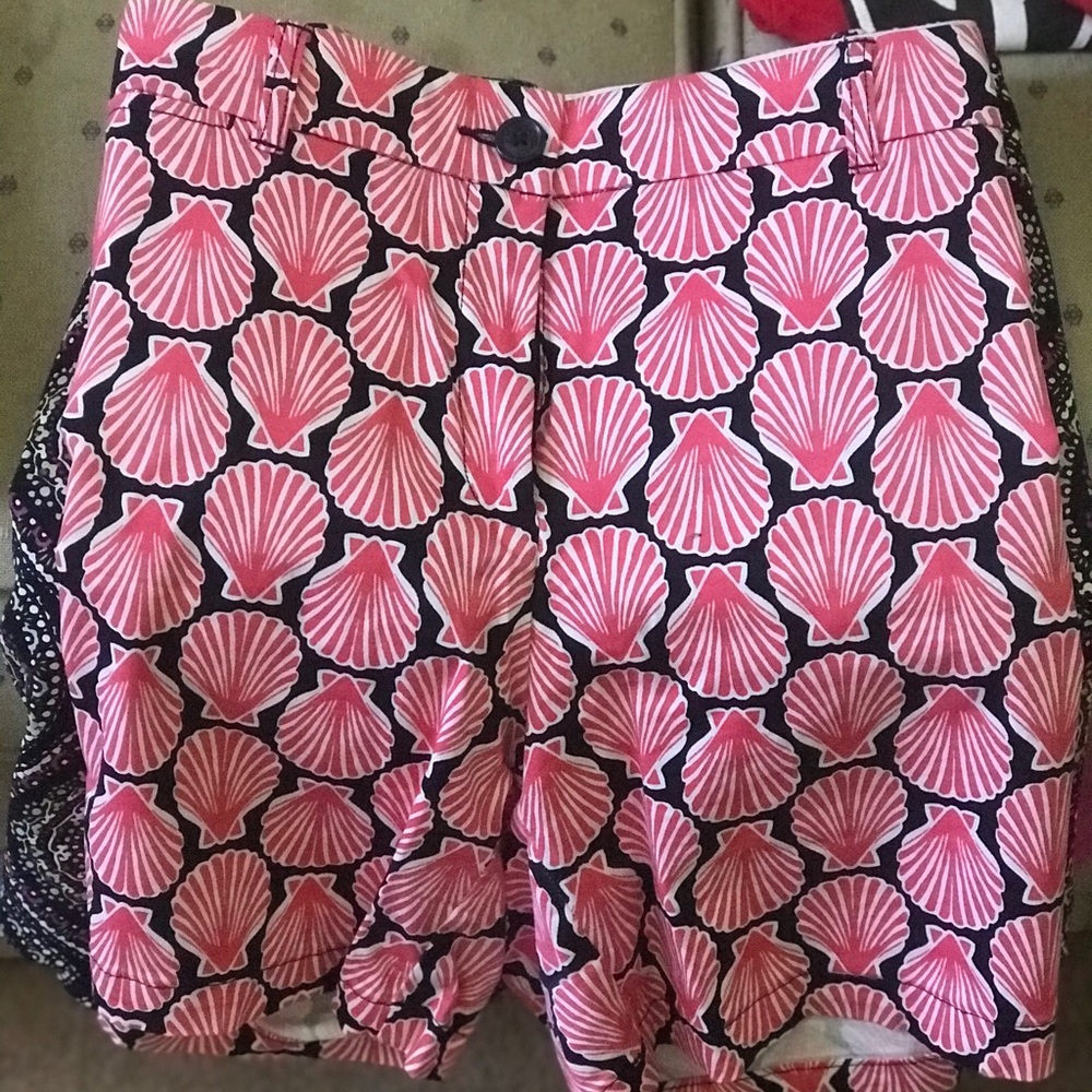 Crown & Ivy seashell shorts Size 18W